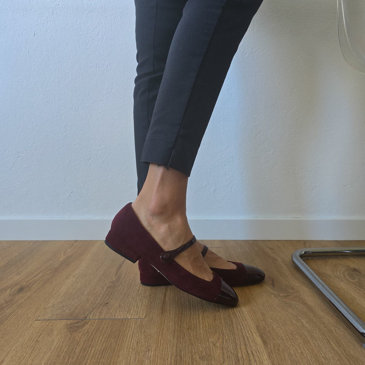 EMMA TONDA in camoscia terracotta e vernice bordeaux