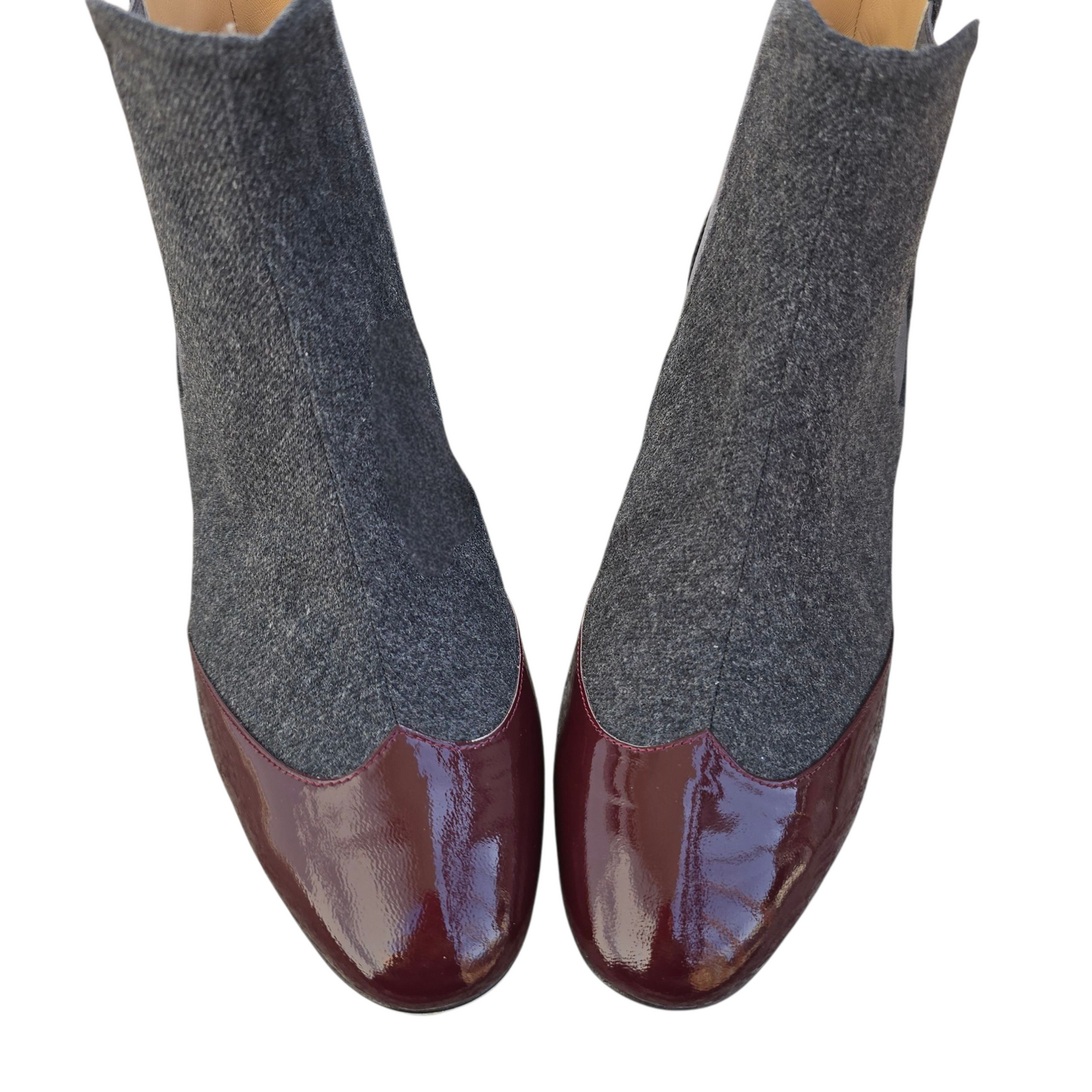 Alberta 55 in lana grigia e vernice bordeaux