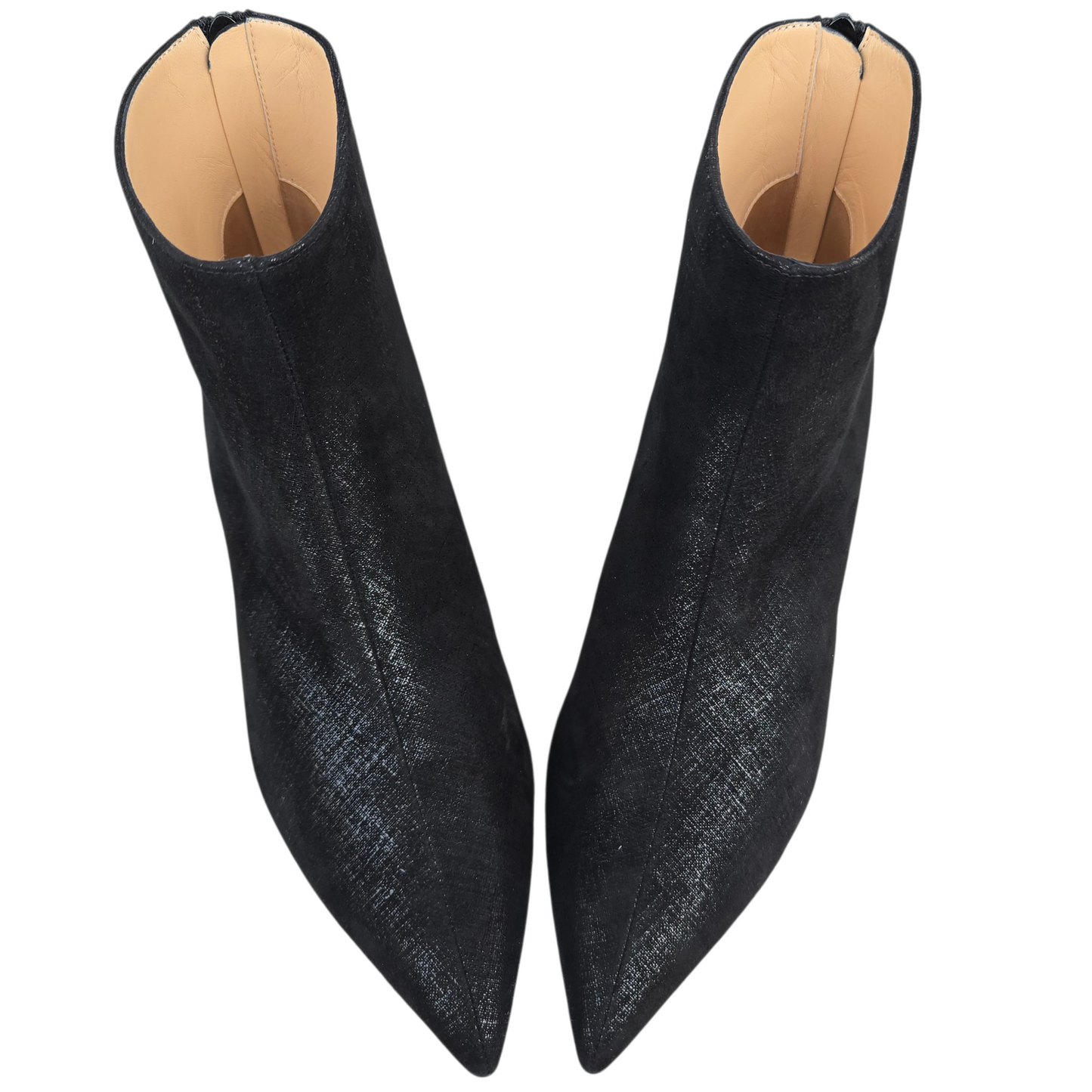 Stella 55 in white bouclé and black leather