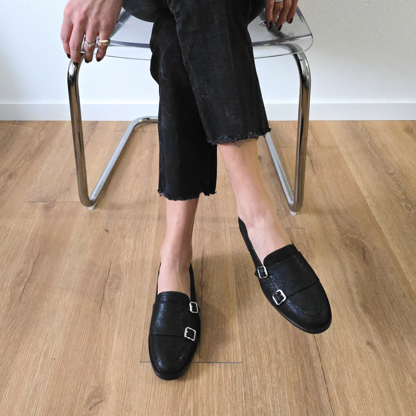 PRISCILLA in rettile nero