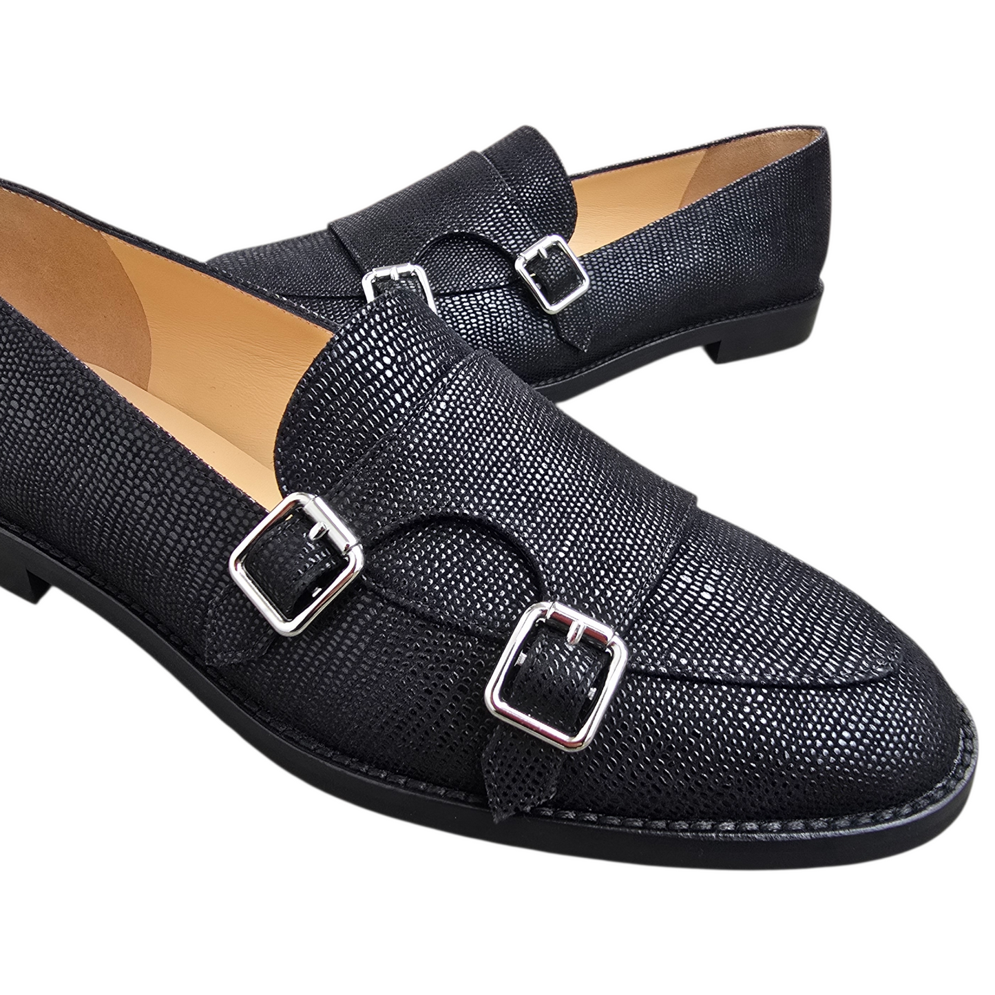 PRISCILLA in rettile nero