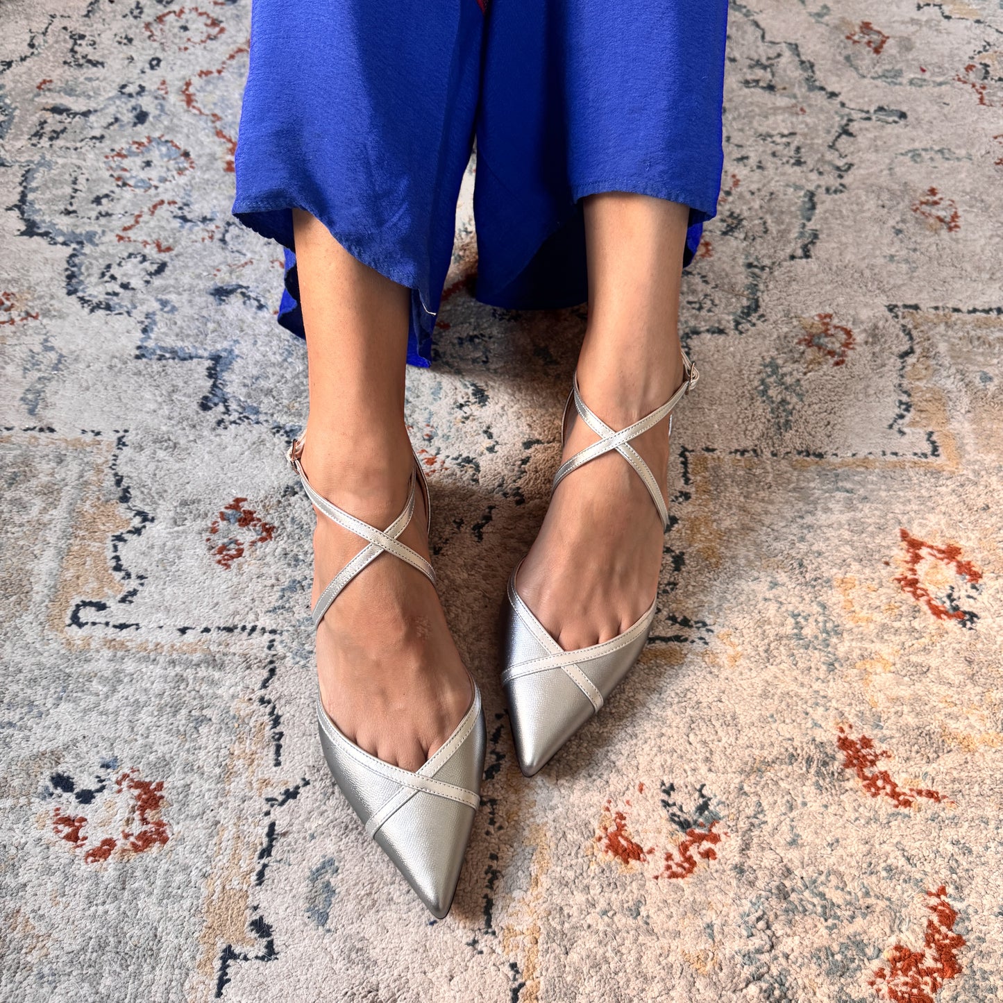 Elisabetta in pelle martellata argento