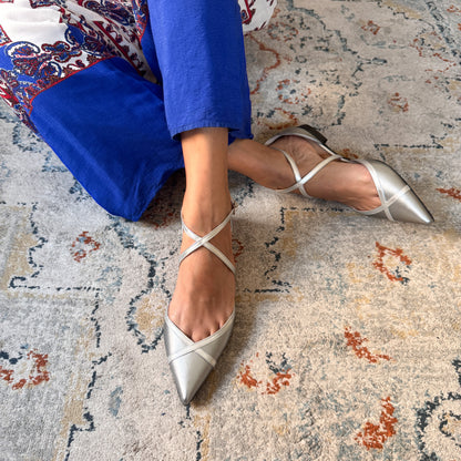 Elisabetta in pelle martellata argento