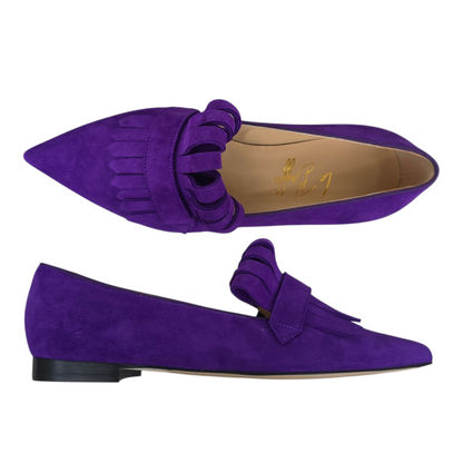 Angelina in camoscio viola shock