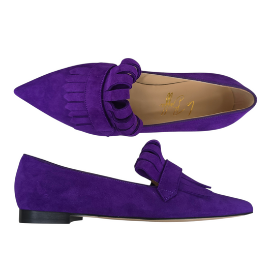 Angelina in camoscio viola shock