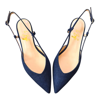 Gaia in jeans scuro