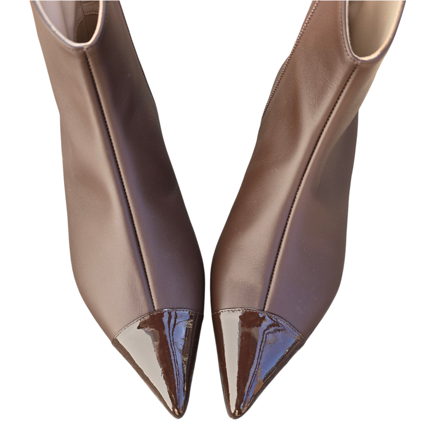 Anita in pelle cioccolato e punta in vernice marrone