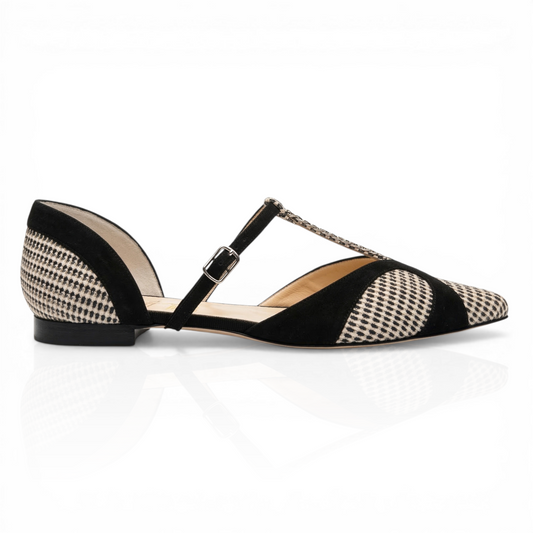 Vittoria black and white