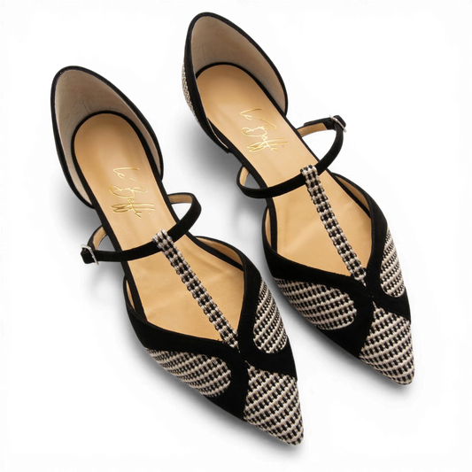 Vittoria black and white