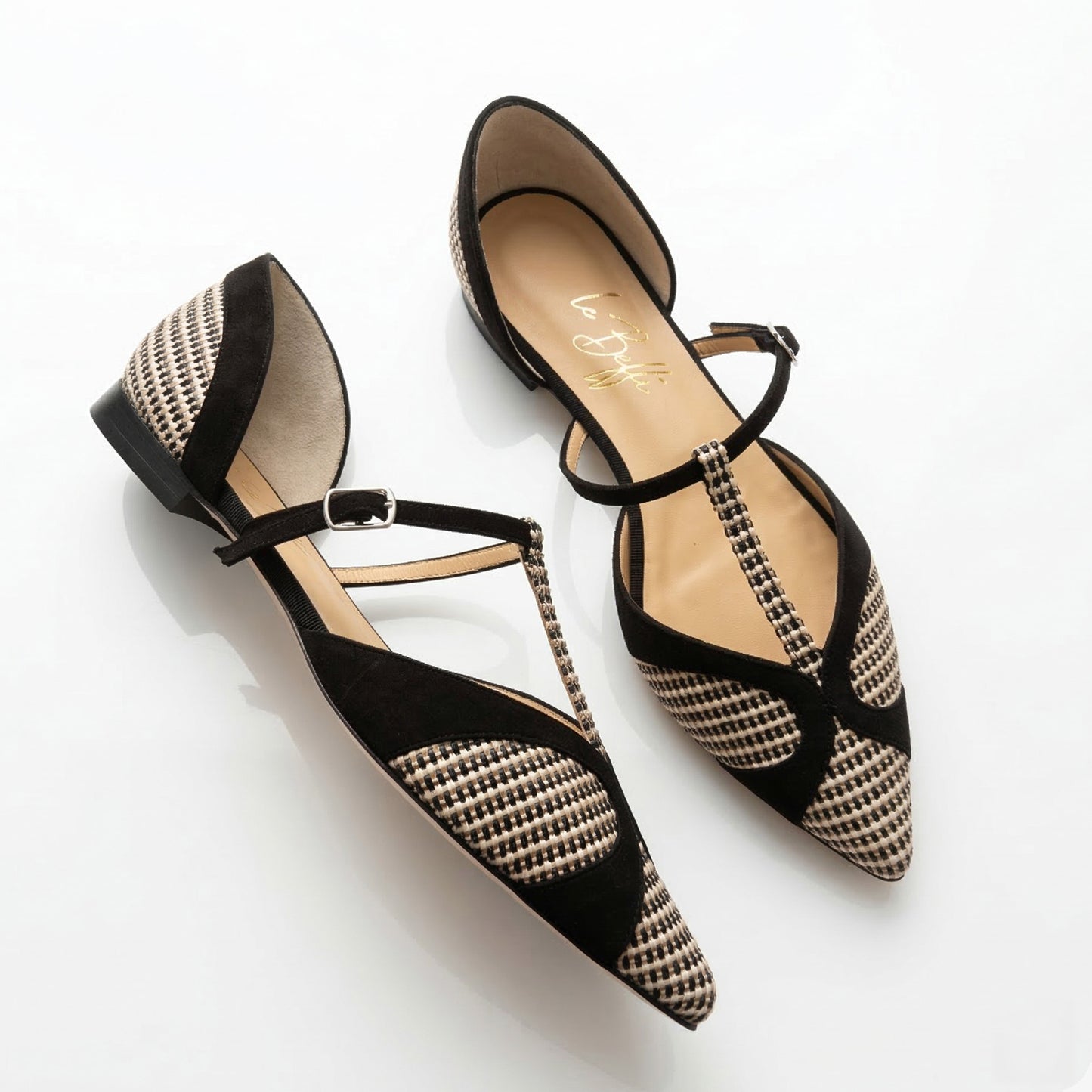 Vittoria black and white